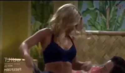 Cropped version, sorry for lack of HD.