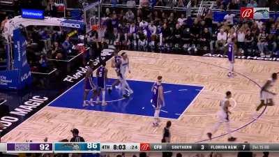 [Highlight] No amount of defenders can stop Bol Bol.