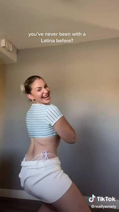 ReallyEmelyNSFW - Video #3664