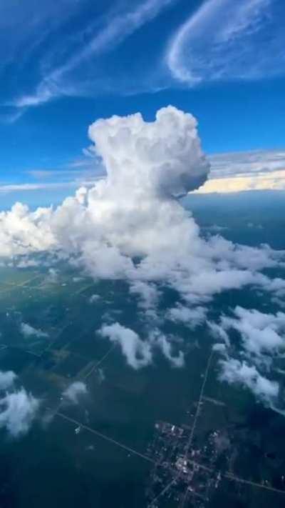 180 around a mesmerizingly cool cloud