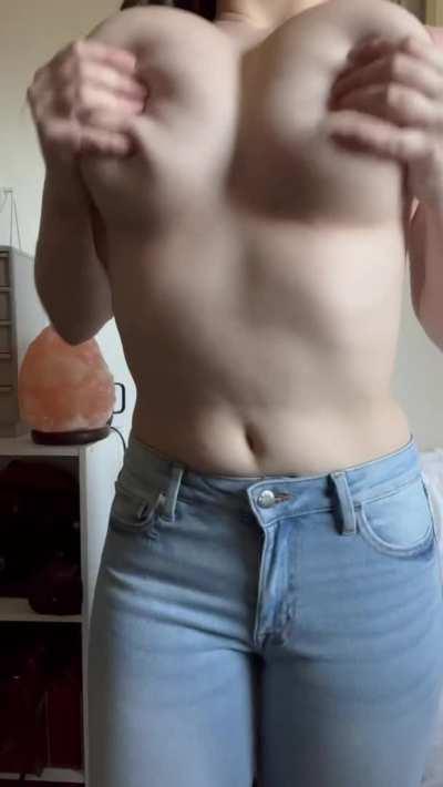 Since I don't have a boyfriend I figured someone may as well enjoy my titties today