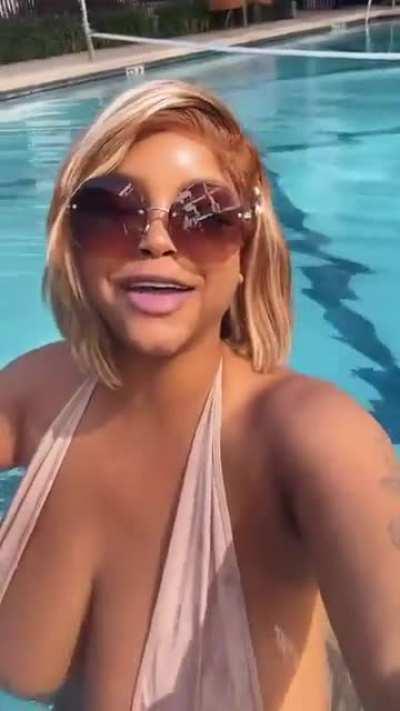 Lavish Styles - Chillin Pool Day - Instagram Story 05|14|2024 