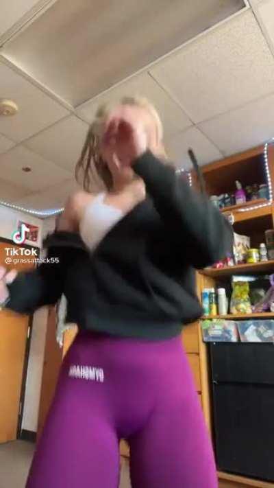 My favorite trend she does wish she stood farther away from the camera