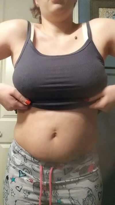 Good morning 🖤 [F] 29 (oc)