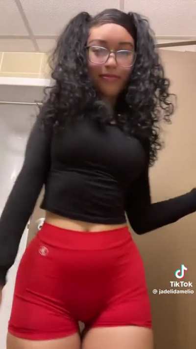 jadeli rosa 😍 selling her leaks cash app only