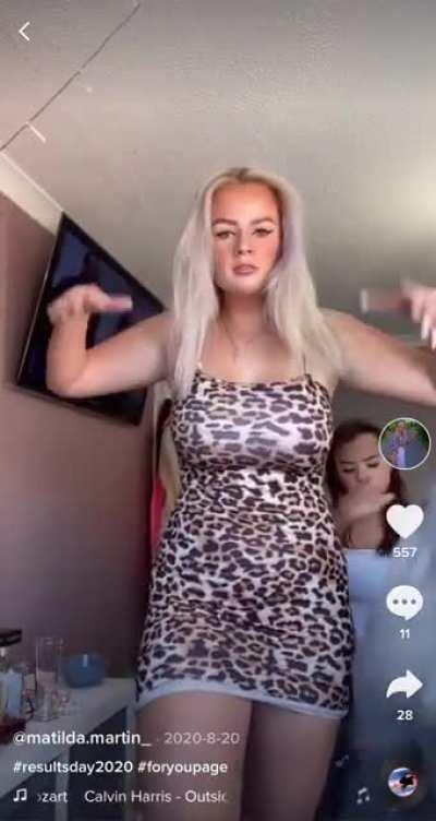 The quintessential white girl dance @matilda.martin_