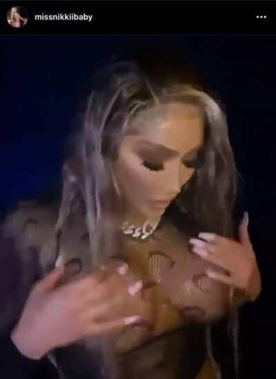 That titty grab 🙏🏼🙏🏼🙏🏼