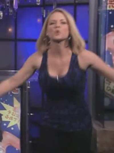 Carrie Keagan bouncing at you