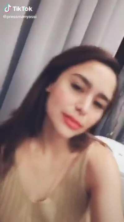 Yassi Pressman