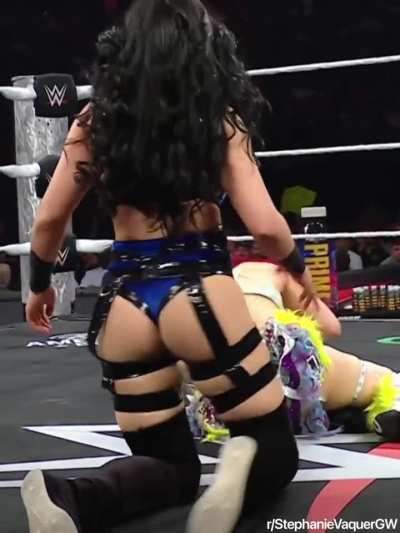 Stephanie Vaquer (RAW 4/21/25)