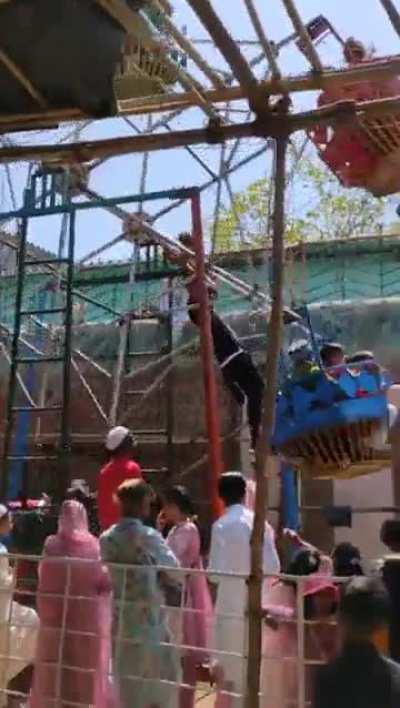 Ahora con los BRICS le vamos a vender Hiluxs y maquinaria agrícola a la India, etc. 