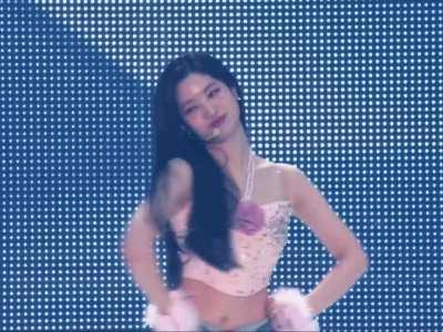 Dahyun's reaction when she made a play on words between 