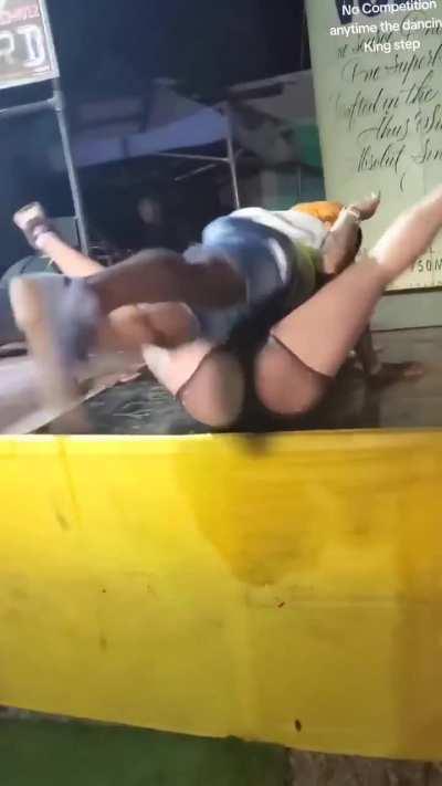 More Shelly Belly Action 🇯🇲