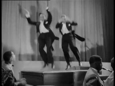 This how we vibing when that I got It drop🕴🏾👯‍♂️🤝