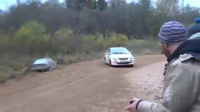 Man they’re really getting some closeup shots of the cars