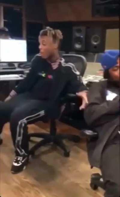 Was watching this video of a Kiki snippet and noticed that the guy in the yellow jacket at the end looks exactly like NBA player Brandon Ingram and I think it actually is him. I’m just wondering how he has a connection to Juice and his team