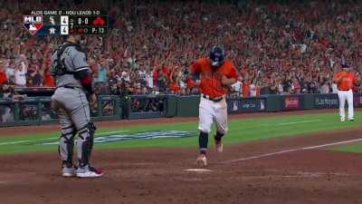 [Highlight] Alvarez puts the Astros in front with an RBI Single!