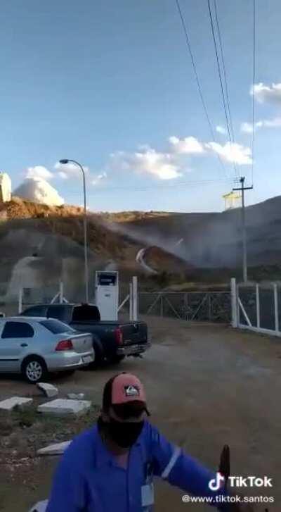 Незаконченная дамба в Бразилии