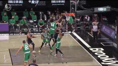 [Highlight] Robert Williams with a big block on Kyrie Irving