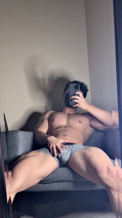 [19] wanna play with my pecs?