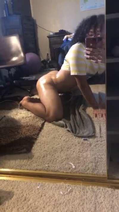 Someone come give me long strokes 🔥