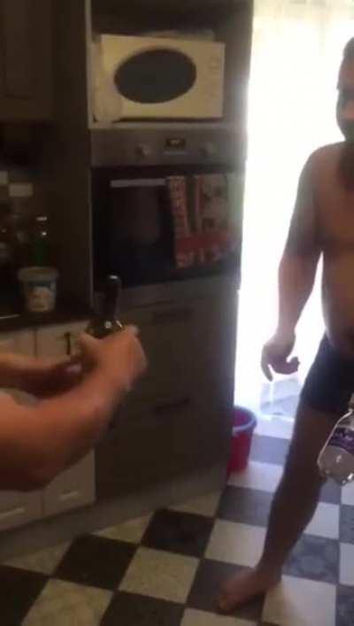 How to open a bottle of wine