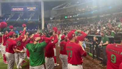 [Highlight] [Highlight] Mexico salutes the crowd