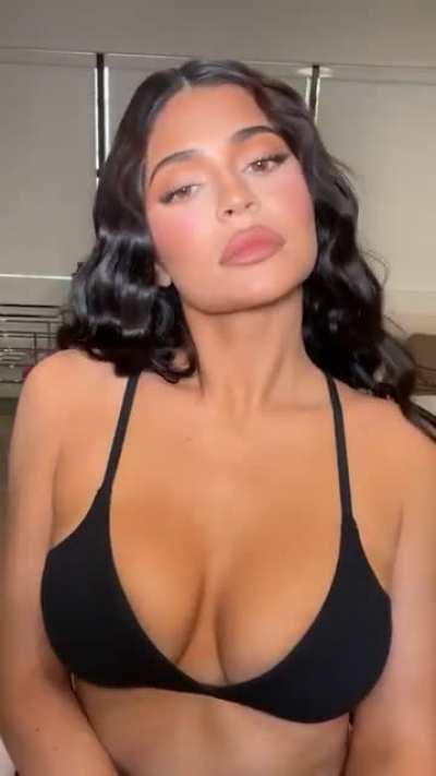 She knows what we like😍