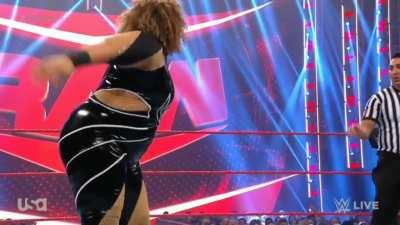 Tonight on RAW, Part 3: Nia Jax splatters Charlotte Flair!