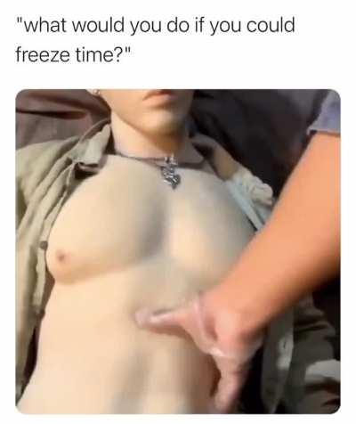 poke those pecs 😋