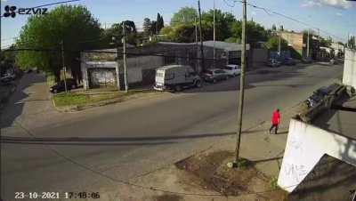 Conductor que dio positivo en alcoholemia chocó, atropelló y mató en Burzaco