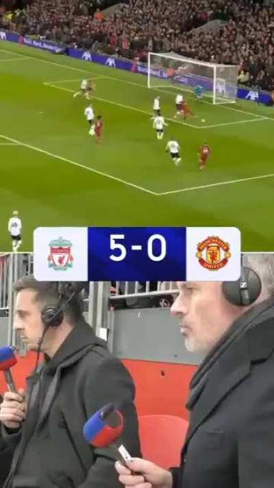 Sim, chamaram o Gary Neville de 'Manchester United supporter' nesse meme