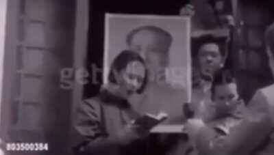 In 1967, London, the star chaser of the Chinese agency in the UK 伦敦大使馆的饭圈女孩