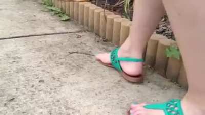 Crush sandal flat thong amateur