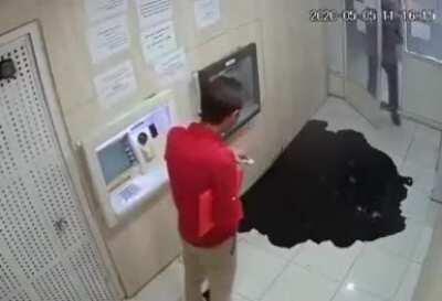 MaN gEts SwAlLowEd By mYsterIous liQuiD