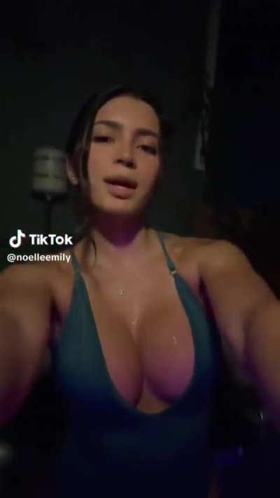 Moisture @noelleemily