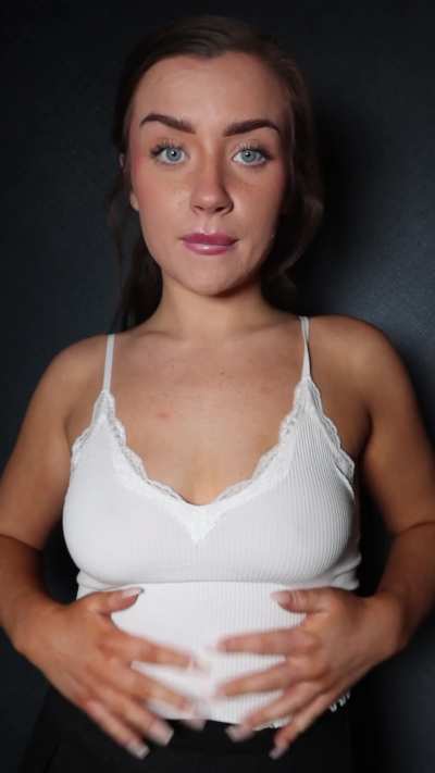 Am I a baddie? I waant you to tell me how bad i am, we can chat on my OF page...