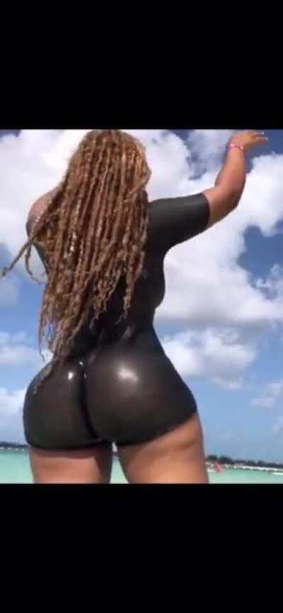 ravieloso Onlyfans isn’t worth it🤷🏾‍♂️