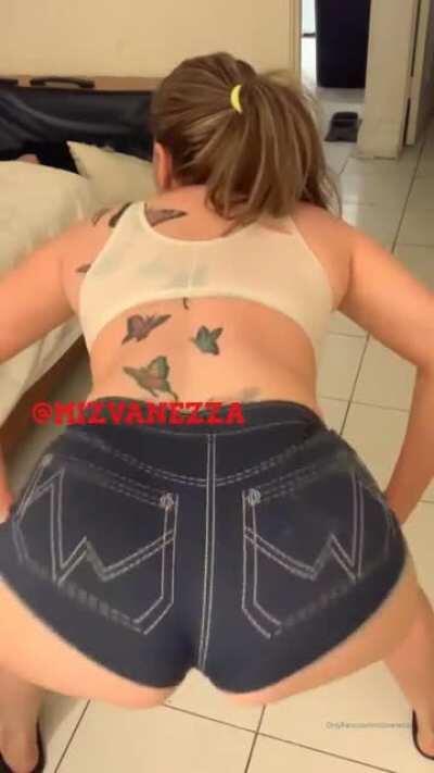 Got a couple vids from her OF. Who's got the rest?