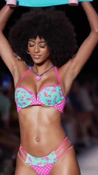 Briana Smith (@brianaans)