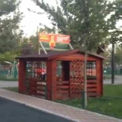 What was the name of that alien that Will Smith chased down in men in black? Pretty sure this is one of them.