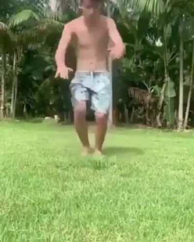 Guys look at this amazing backflip!! Lit!!!! So amazing! I hope pewds sees this so that he can rate on this!