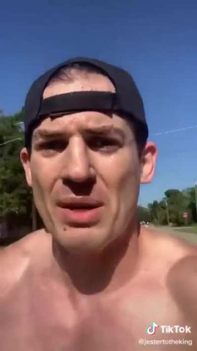 This man jogged 2 miles through his neighborhood carrying a TV in his hands to prove that “looking like a suspect” who committed a robbery isn’t a good enough excuse for the murder of Ahmaud Arbery. Neighbors waived hello to him as he jogged.