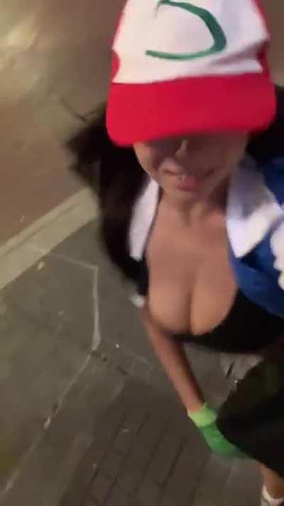 Ash letting the girlies breathe