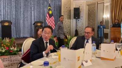 Anwar invites Japanese PM Fumio Kishida to try durian