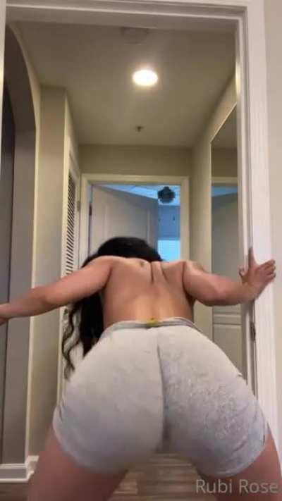 Got a whole new whole of rubi rose jiggly booty ass hundreds of vids moving that phat ass dm if $ ready