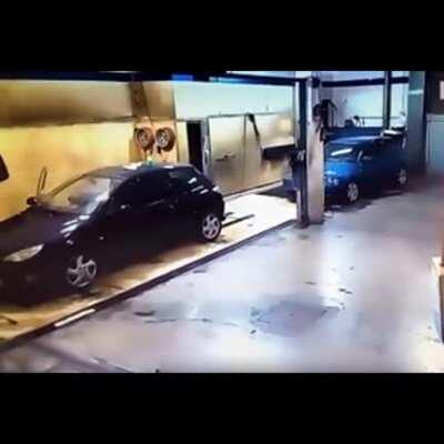 WCGW trying to steal a car