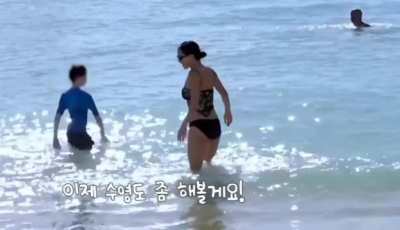 Jihyo in hawaii 🌴