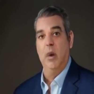 Abinader cantando Dame da ne (Baka Mitai)