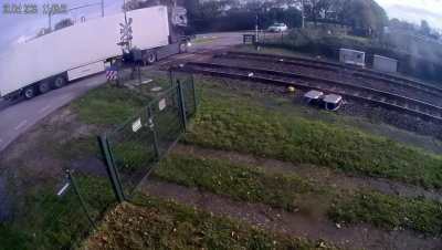 WCGW reversing on a railroad